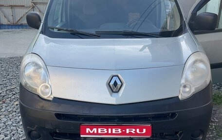 Renault Kangoo II рестайлинг, 2010 год, 600 000 рублей, 1 фотография