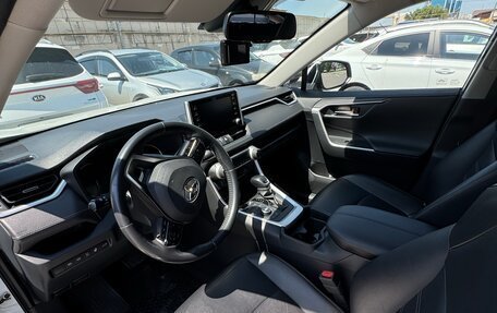 Toyota RAV4, 2020 год, 3 300 000 рублей, 8 фотография