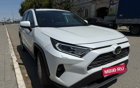 Toyota RAV4, 2020 год, 3 300 000 рублей, 7 фотография