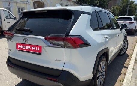 Toyota RAV4, 2020 год, 3 300 000 рублей, 5 фотография