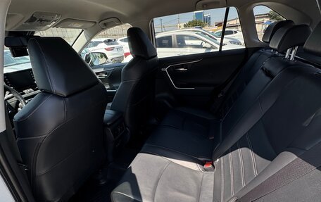 Toyota RAV4, 2020 год, 3 300 000 рублей, 11 фотография