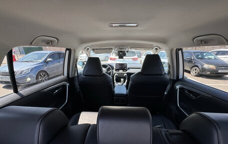 Toyota RAV4, 2020 год, 3 300 000 рублей, 21 фотография