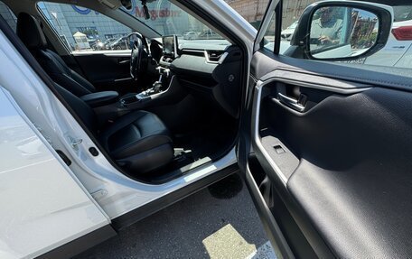 Toyota RAV4, 2020 год, 3 300 000 рублей, 16 фотография