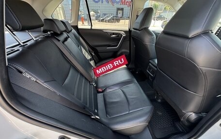 Toyota RAV4, 2020 год, 3 300 000 рублей, 19 фотография