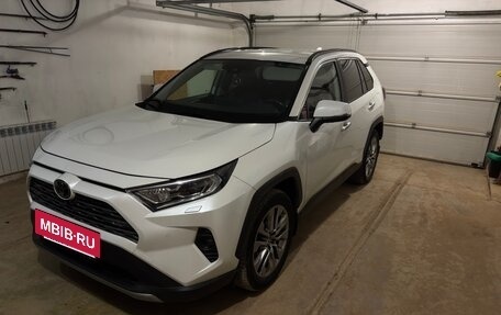 Toyota RAV4, 2020 год, 3 300 000 рублей, 26 фотография
