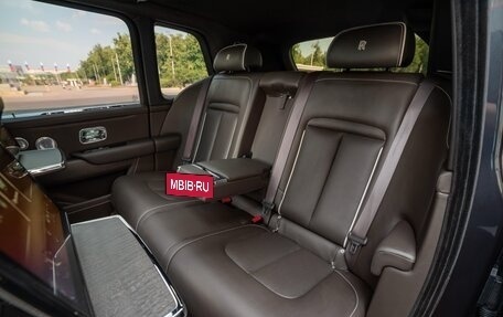 Rolls-Royce Cullinan, 2020 год, 36 700 000 рублей, 16 фотография