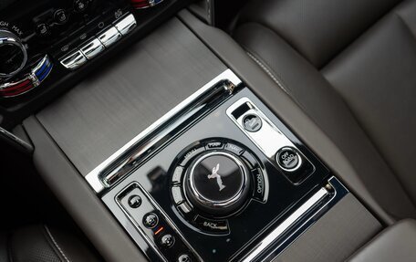 Rolls-Royce Cullinan, 2020 год, 36 700 000 рублей, 25 фотография