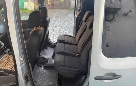 Renault Kangoo II рестайлинг, 2010 год, 600 000 рублей, 3 фотография