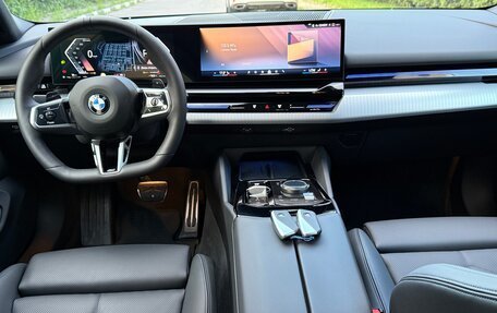 BMW 5 серия, 2024 год, 6 400 000 рублей, 11 фотография