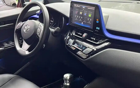 Toyota C-HR I рестайлинг, 2022 год, 1 760 999 рублей, 17 фотография