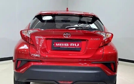 Toyota C-HR I рестайлинг, 2022 год, 1 760 999 рублей, 4 фотография