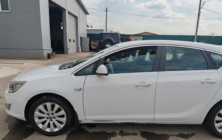 Opel Astra J, 2011 год, 480 000 рублей, 2 фотография