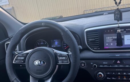 KIA Sportage IV рестайлинг, 2018 год, 2 600 000 рублей, 10 фотография