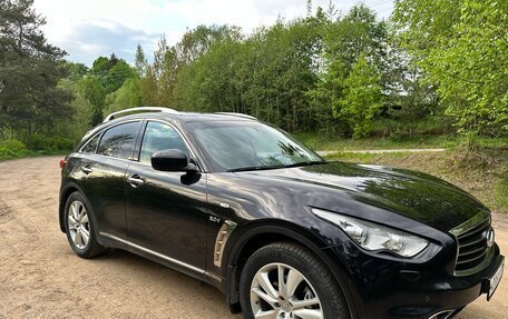 Infiniti QX70, 2015 год, 2 100 000 рублей, 13 фотография