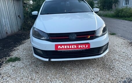 Volkswagen Polo VI (EU Market), 2017 год, 900 000 рублей, 3 фотография