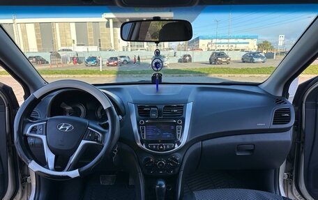 Hyundai Solaris II рестайлинг, 2013 год, 800 000 рублей, 4 фотография