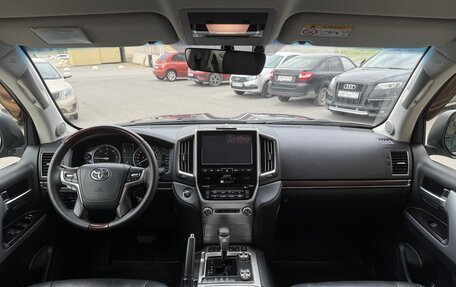 Toyota Land Cruiser 200, 2015 год, 5 150 000 рублей, 31 фотография
