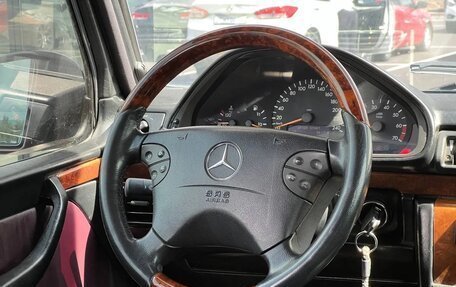 Mercedes-Benz G-Класс W463 рестайлинг _ii, 1999 год, 1 650 000 рублей, 17 фотография