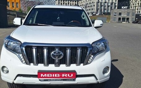 Toyota Land Cruiser Prado 150 рестайлинг 2, 2016 год, 3 200 000 рублей, 2 фотография