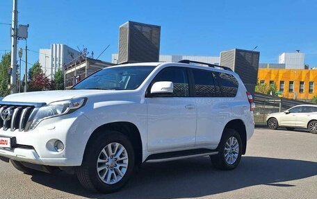 Toyota Land Cruiser Prado 150 рестайлинг 2, 2016 год, 3 200 000 рублей, 17 фотография