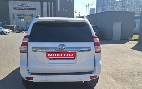 Toyota Land Cruiser Prado 150 рестайлинг 2, 2016 год, 3 200 000 рублей, 21 фотография