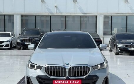 BMW 5 серия, 2024 год, 5 480 000 рублей, 2 фотография