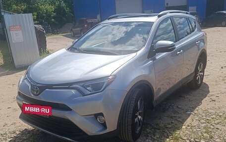 Toyota RAV4, 2018 год, 2 200 000 рублей, 4 фотография
