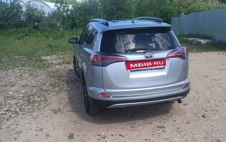 Toyota RAV4, 2018 год, 2 200 000 рублей, 6 фотография