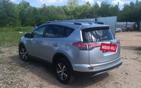 Toyota RAV4, 2018 год, 2 200 000 рублей, 7 фотография
