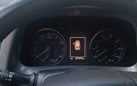 Toyota RAV4, 2018 год, 2 200 000 рублей, 13 фотография