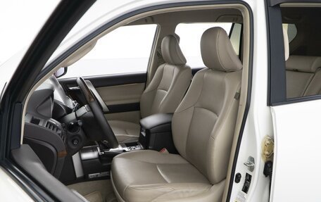 Toyota Land Cruiser Prado 150 рестайлинг 2, 2013 год, 3 172 300 рублей, 10 фотография