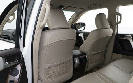 Toyota Land Cruiser Prado 150 рестайлинг 2, 2013 год, 3 172 300 рублей, 11 фотография