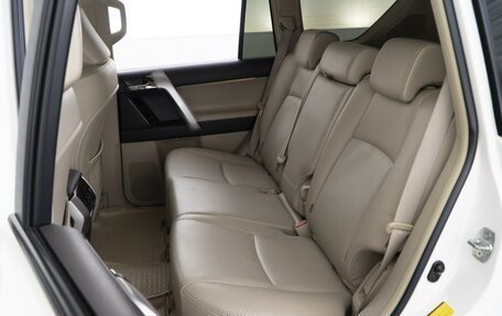 Toyota Land Cruiser Prado 150 рестайлинг 2, 2013 год, 3 172 300 рублей, 9 фотография