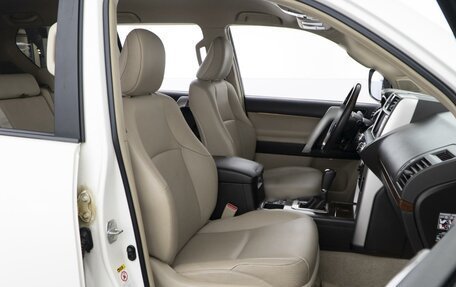 Toyota Land Cruiser Prado 150 рестайлинг 2, 2013 год, 3 172 300 рублей, 8 фотография