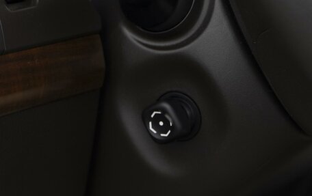 Toyota Land Cruiser Prado 150 рестайлинг 2, 2013 год, 3 172 300 рублей, 19 фотография