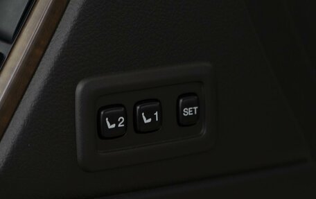 Toyota Land Cruiser Prado 150 рестайлинг 2, 2013 год, 3 172 300 рублей, 17 фотография