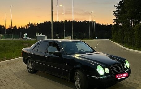 Mercedes-Benz E-Класс, 1996 год, 230 000 рублей, 2 фотография