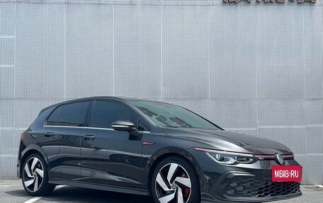 Volkswagen Golf GTI, 2021 год, 2 400 777 рублей, 3 фотография
