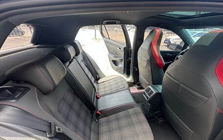 Volkswagen Golf GTI, 2021 год, 2 400 777 рублей, 19 фотография