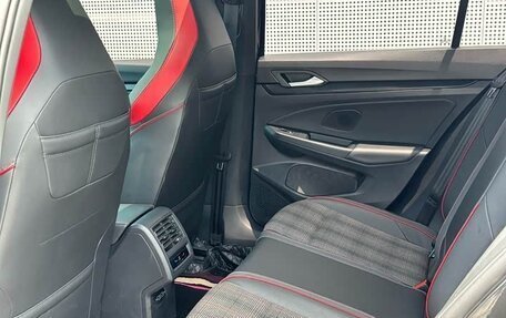 Volkswagen Golf GTI, 2021 год, 2 400 777 рублей, 20 фотография