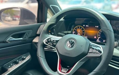 Volkswagen Golf GTI, 2021 год, 2 400 777 рублей, 13 фотография