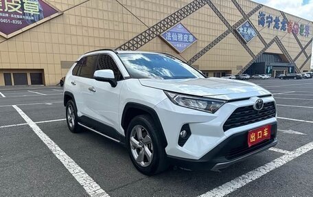 Toyota RAV4, 2021 год, 2 200 777 рублей, 3 фотография
