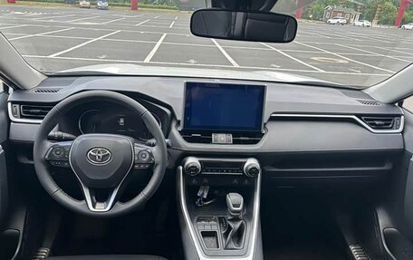 Toyota RAV4, 2021 год, 2 200 777 рублей, 8 фотография