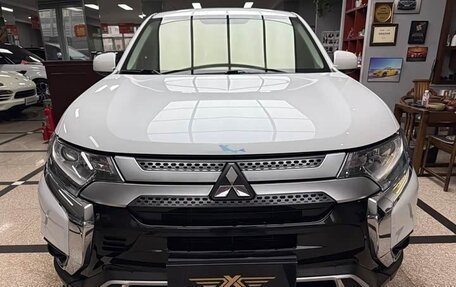 Mitsubishi Outlander III рестайлинг 3, 2022 год, 1 543 800 рублей, 2 фотография