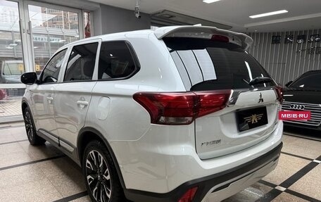 Mitsubishi Outlander III рестайлинг 3, 2022 год, 1 543 800 рублей, 7 фотография
