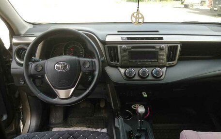 Toyota RAV4, 2013 год, 1 990 000 рублей, 13 фотография