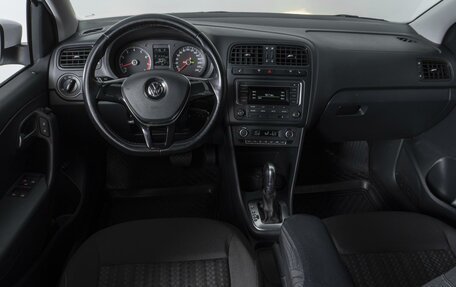 Volkswagen Polo VI (EU Market), 2017 год, 1 274 000 рублей, 6 фотография