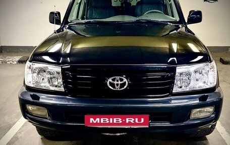 Toyota Land Cruiser 100 рестайлинг 2, 2007 год, 3 600 000 рублей, 18 фотография