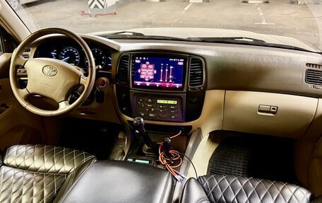 Toyota Land Cruiser 100 рестайлинг 2, 2007 год, 3 600 000 рублей, 28 фотография