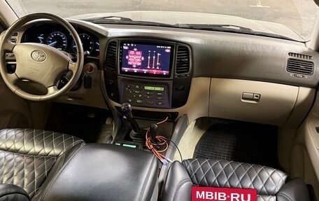 Toyota Land Cruiser 100 рестайлинг 2, 2007 год, 3 600 000 рублей, 30 фотография